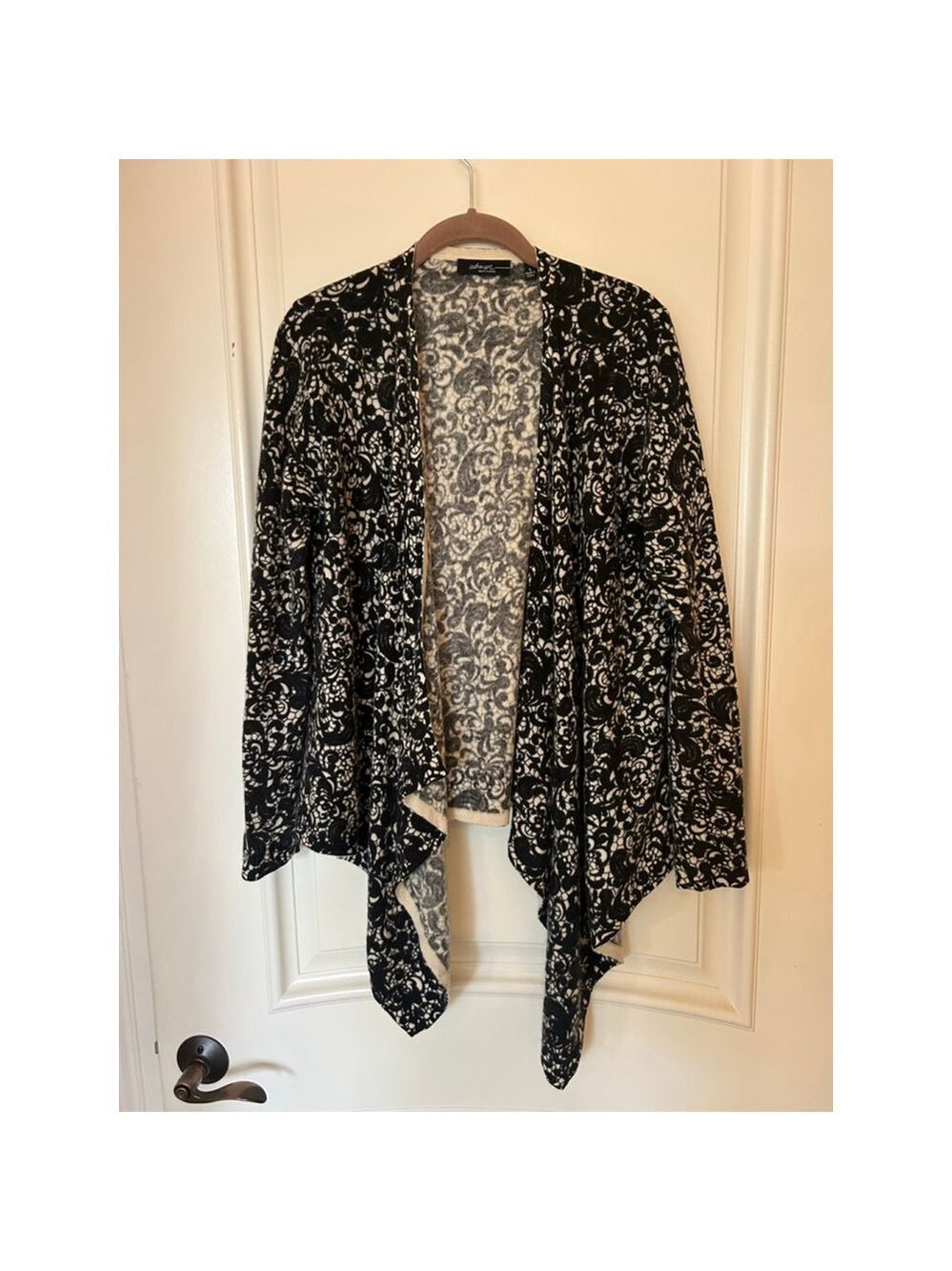 Women's Saks Fifth Avenue Cashmere Cardigan L Black Beige
